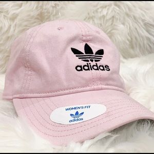 light pink Adidas women’s hat 🔥